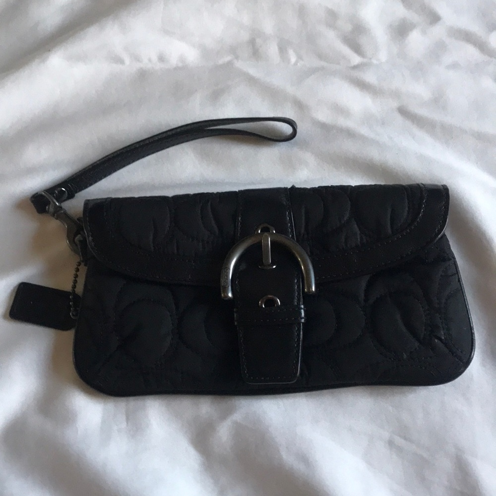 coach black wristlet